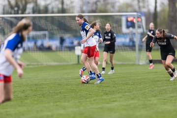 Bild 123 - wBJ Hamburger SV - Eimsbuettler TV : Ergebnis: 4:0